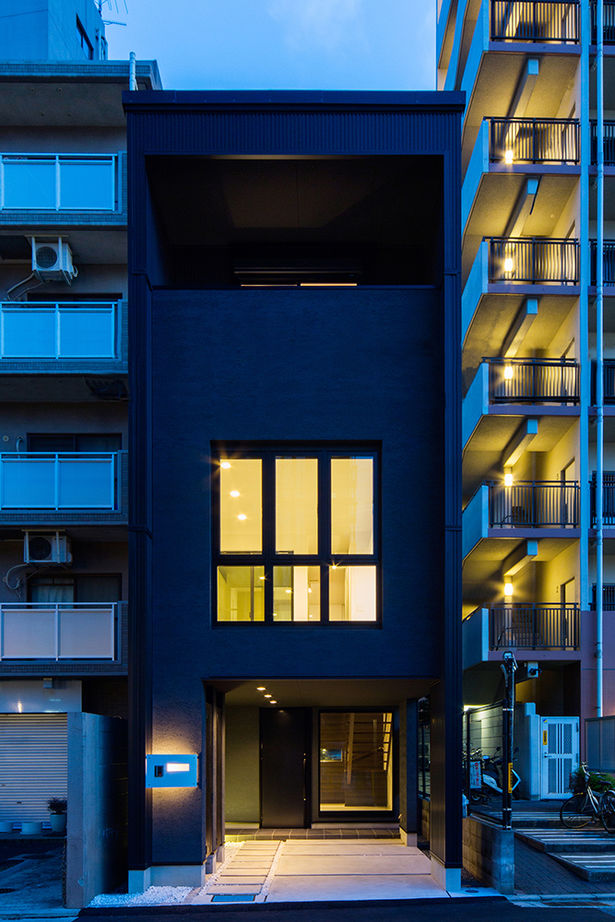 モレスの家 [兵庫県西宮市×狭小]敷地22坪・間口4.5ｍの狭小地でも、この開放感　４人家族が広々と暮らす家の建築実例画像