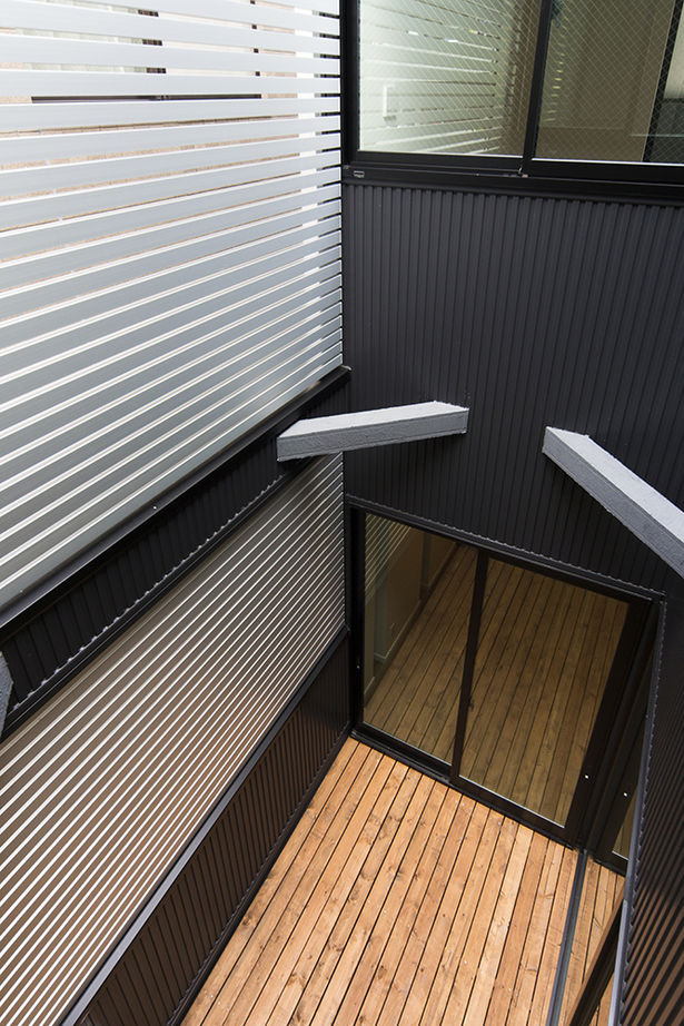 モレスの家 [兵庫県西宮市×狭小]敷地22坪・間口4.5ｍの狭小地でも、この開放感　４人家族が広々と暮らす家の建築実例画像15