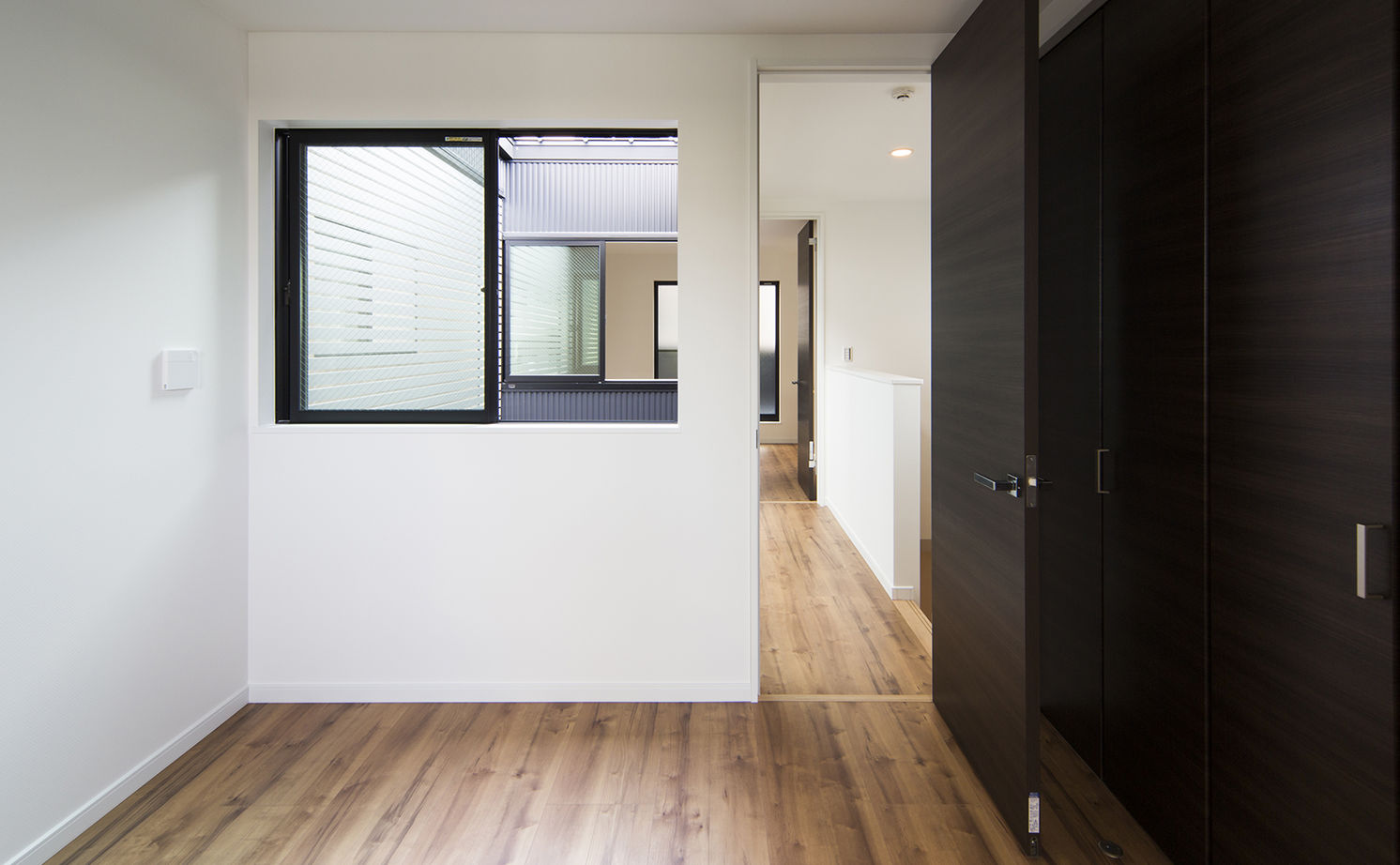 モレスの家 [兵庫県西宮市×狭小]敷地22坪・間口4.5ｍの狭小地でも、この開放感　４人家族が広々と暮らす家の建築実例画像16