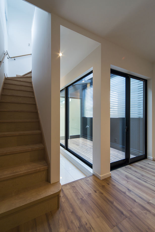 モレスの家 [兵庫県西宮市×狭小]敷地22坪・間口4.5ｍの狭小地でも、この開放感　４人家族が広々と暮らす家の建築実例画像18