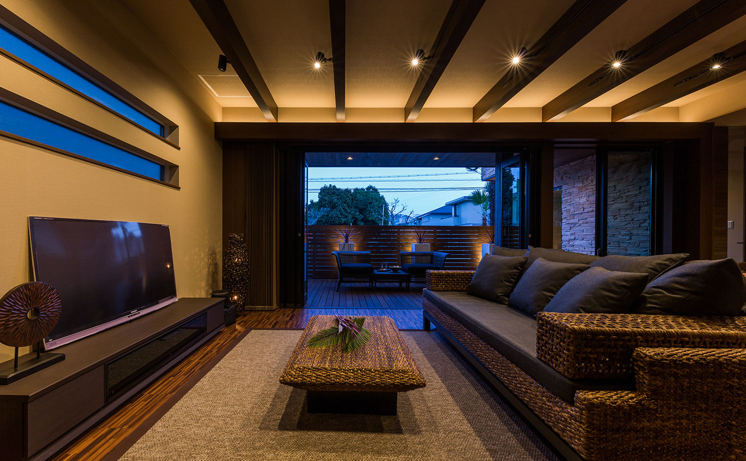 モレスの家 [芦屋×ホテルライク]南国・バリ島をコンセプトに リビングとウッドデッキがひと続きになったリゾートハウスの建築実例画像16