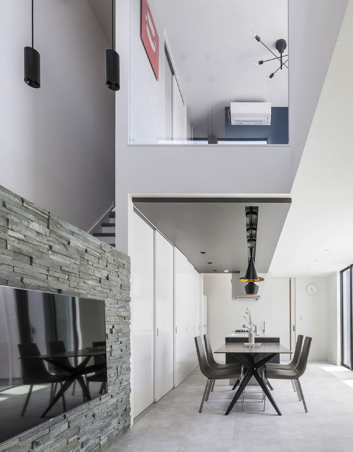 モレスの家 ［大阪府箕面市×こだわりデザイン］家族だけの空が見える、中庭のあるキューブハウスの建築実例画像