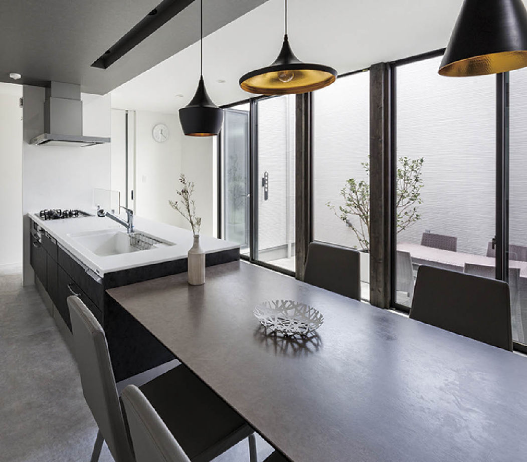 モレスの家 ［大阪府箕面市×こだわりデザイン］家族だけの空が見える、中庭のあるキューブハウスの建築実例画像3