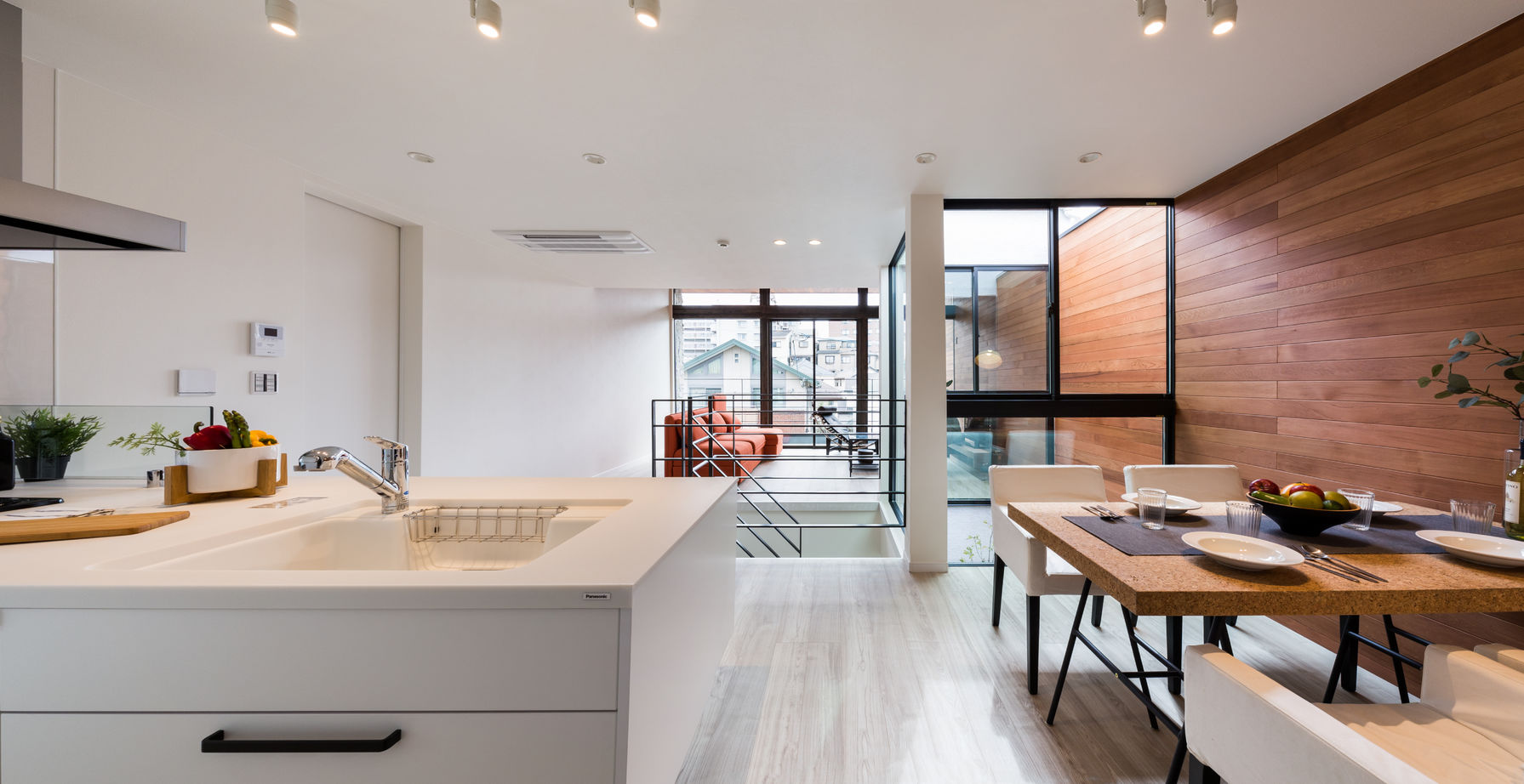 モレスの家 ［大阪府吹田市×2階リビング］住まいの真ん中に光のトンネル。開放感・ライトコートのある家の建築実例画像4