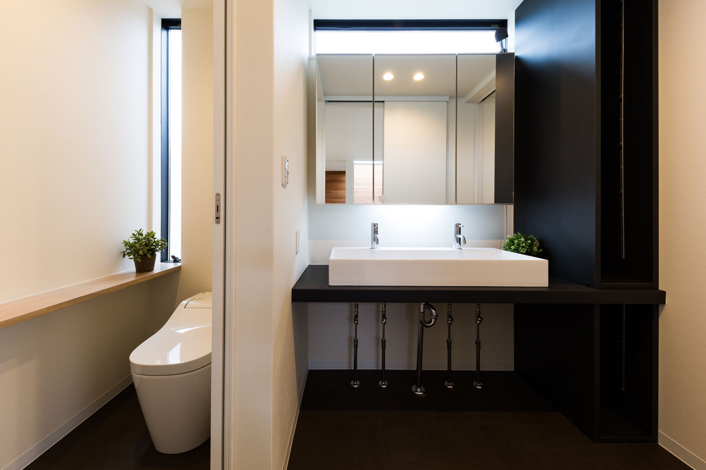 モレスの家 ［大阪府吹田市×2階リビング］住まいの真ん中に光のトンネル。開放感・ライトコートのある家の建築実例画像5