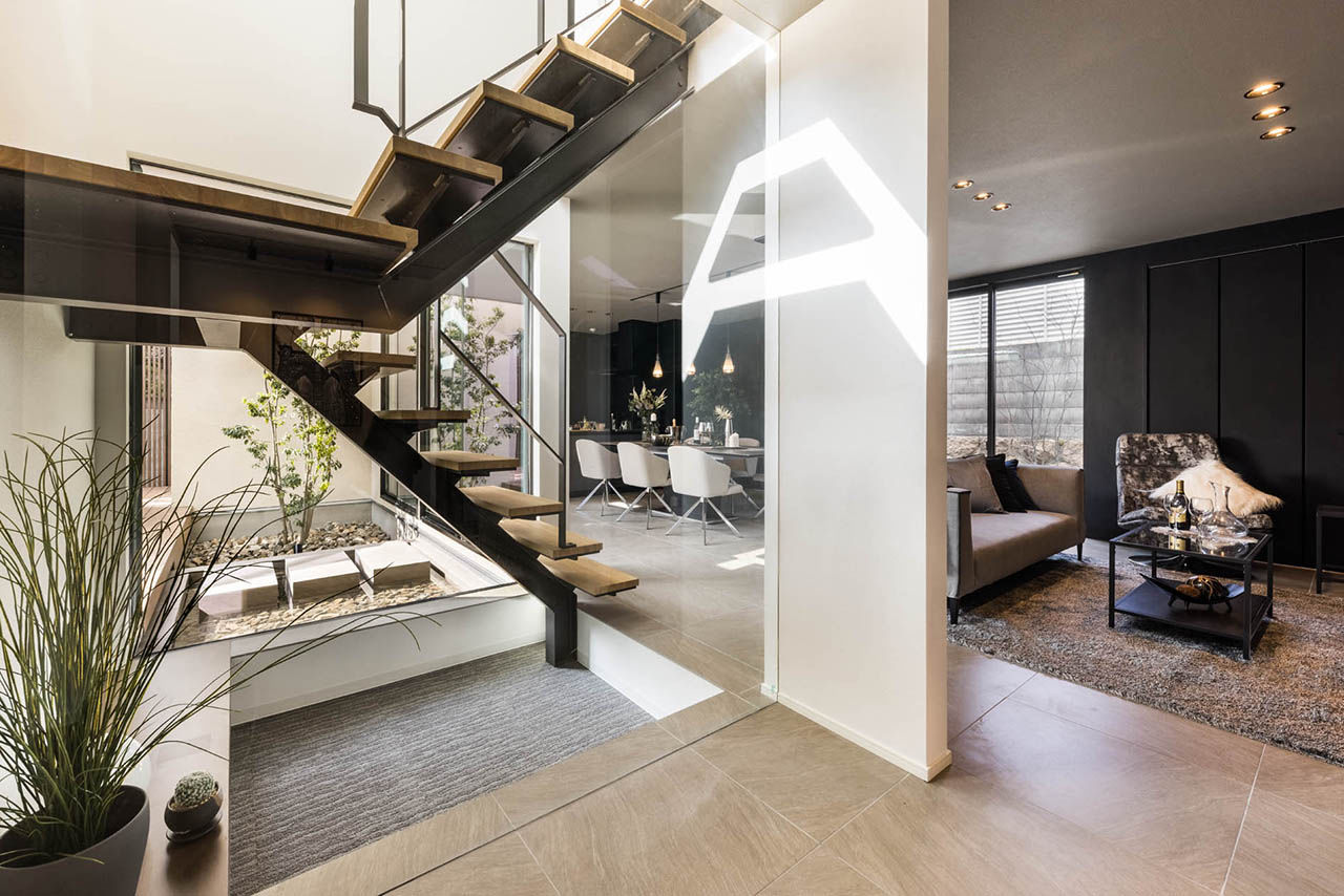 モレスの家 ［芦屋市×4000万円台］水面が揺らぎ、きらめく。リゾート感覚あふれる水盤のある家の建築実例画像3