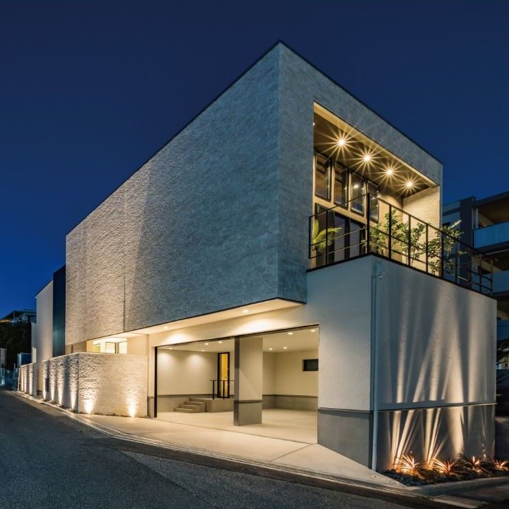 モレスの家 【芦屋市×こだわりデザイン】エタノール暖炉が空間をより引き立てる”アウトサイドリビングのある家”の建築実例画像