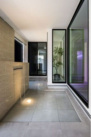 モレスの家 【芦屋市×こだわりデザイン】エタノール暖炉が空間をより引き立てる”アウトサイドリビングのある家”の建築実例画像5