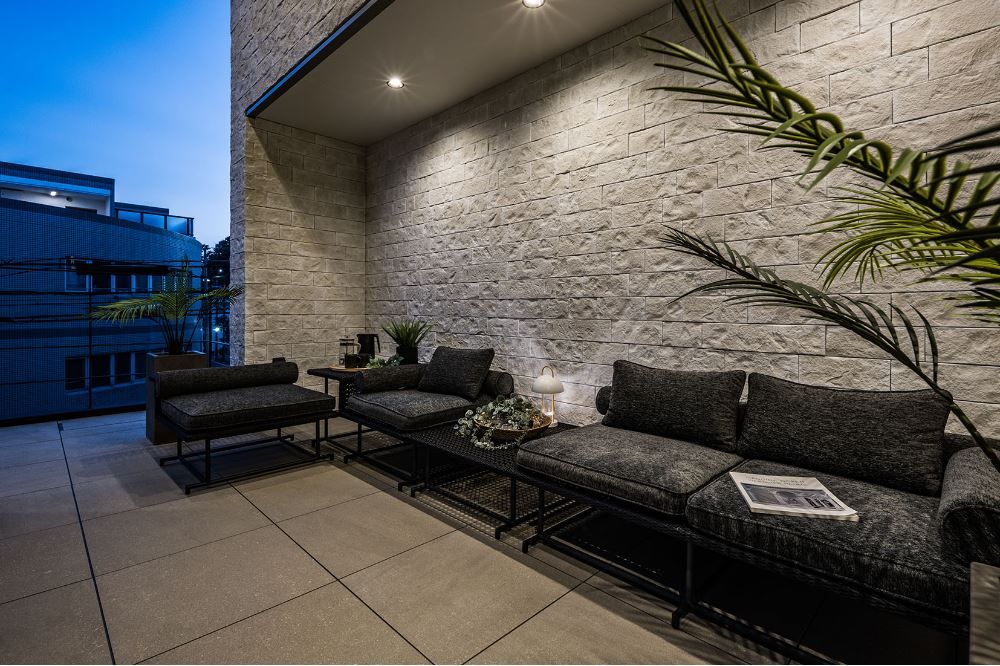 モレスの家 【芦屋市×こだわりデザイン】エタノール暖炉が空間をより引き立てる”アウトサイドリビングのある家”の建築実例画像17