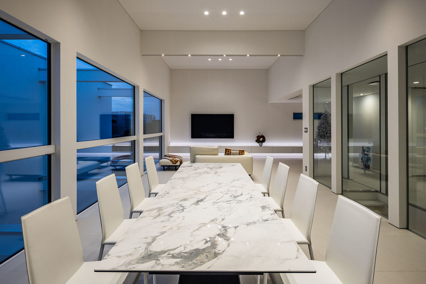 モレスの家 【芦屋市×４０００万円台～】”閉じながら開く”こだわりを叶えつつも住みやすさも兼ね備えた”白い家”の建築実例画像7