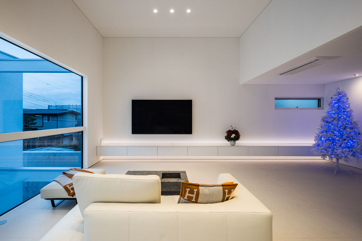 モレスの家 【芦屋市×４０００万円台～】”閉じながら開く”こだわりを叶えつつも住みやすさも兼ね備えた”白い家”の建築実例画像9