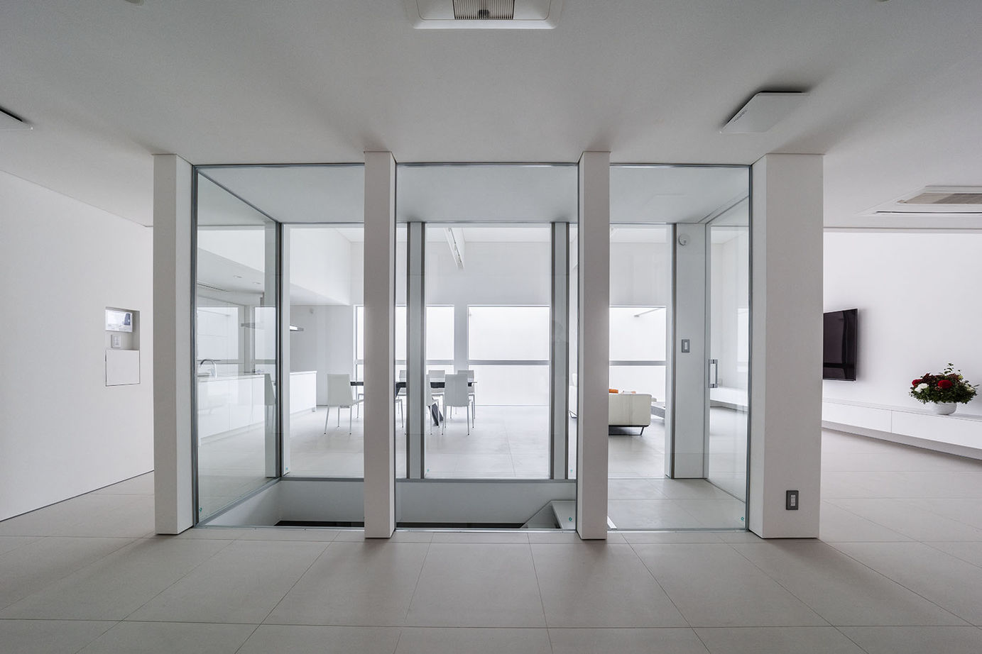 モレスの家 【芦屋市×４０００万円台～】”閉じながら開く”こだわりを叶えつつも住みやすさも兼ね備えた”白い家”の建築実例画像10