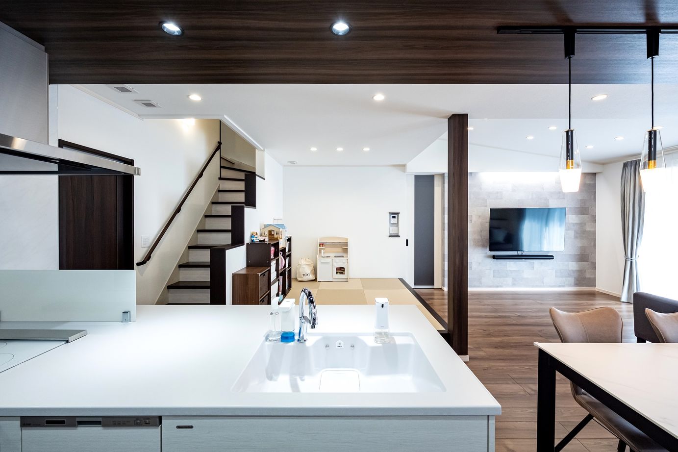 石井工務店 室内を描く回遊動線が暮らしを豊かにした平屋の建築実例画像2