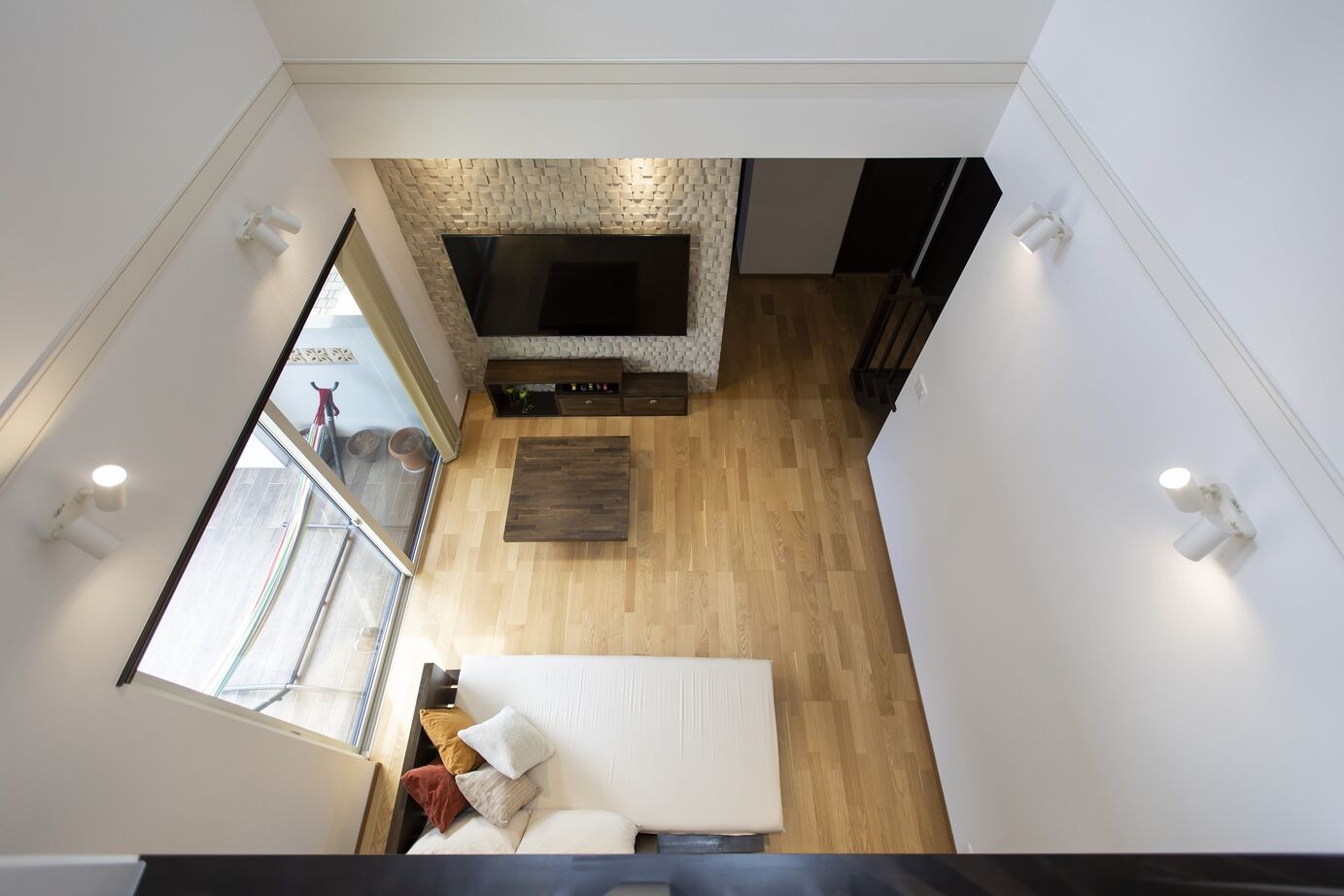 石井工務店 南国リゾートをイメージした吹き抜けリビングのある家の建築実例画像3