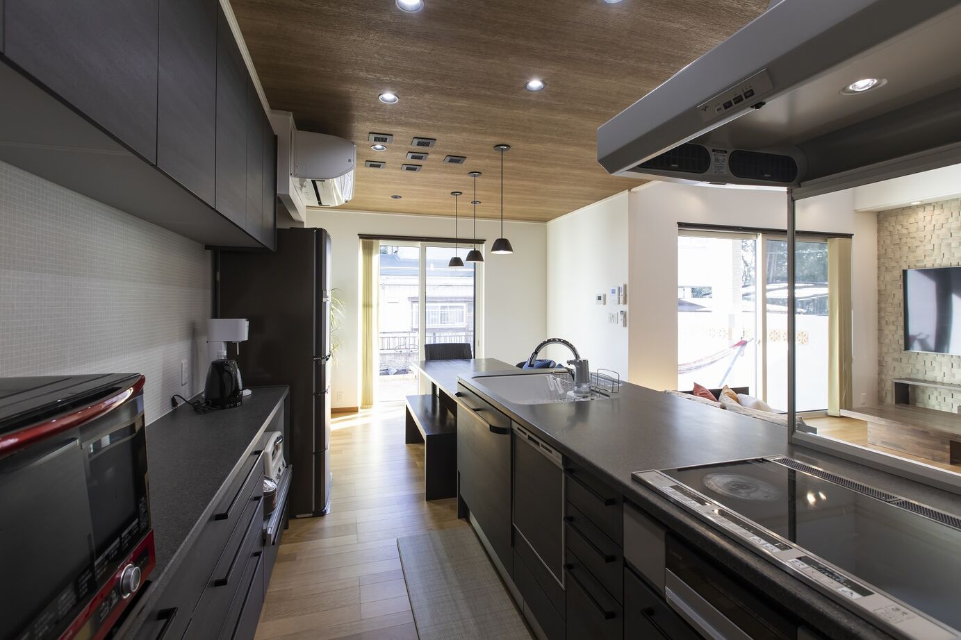 石井工務店 南国リゾートをイメージした吹き抜けリビングのある家の建築実例画像4