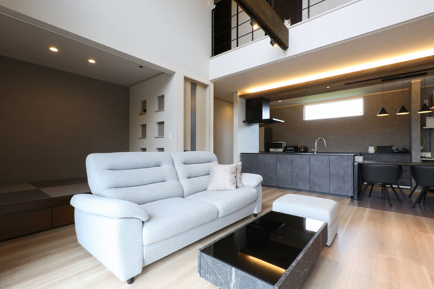 石井工務店 吹抜けと高性能で叶える愛猫と趣味を満喫する豊かな生活空間の建築実例画像2