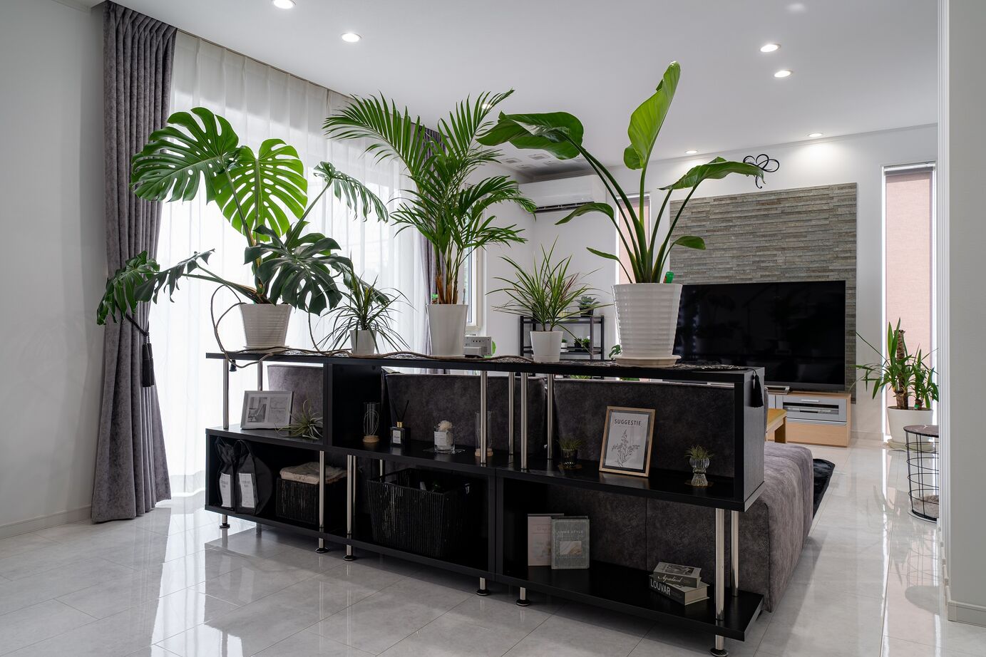 石井工務店 吹き抜けのあるリビング階段が魅力のモデルハウスのような住まいの建築実例画像6