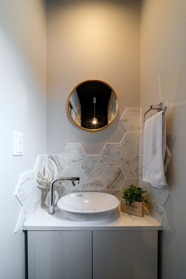 石井工務店 吹き抜けのあるリビング階段が魅力のモデルハウスのような住まいの建築実例画像8