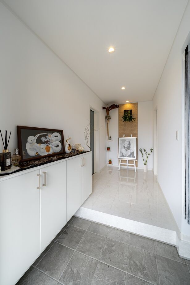 石井工務店 吹き抜けのあるリビング階段が魅力のモデルハウスのような住まいの建築実例画像10