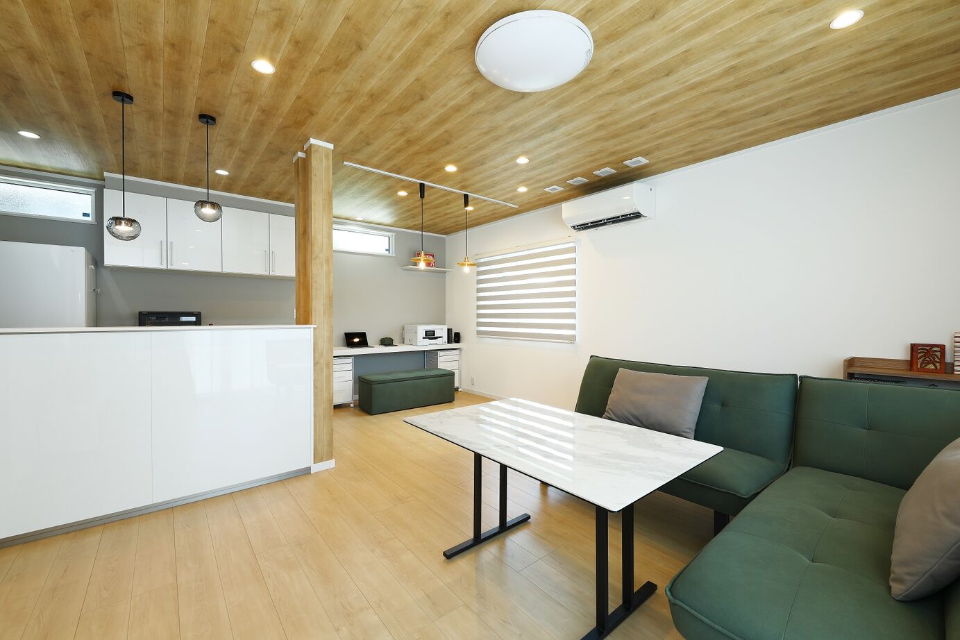 石井工務店 木目調のデザインで自然を感じる平屋の住まいの建築実例画像3