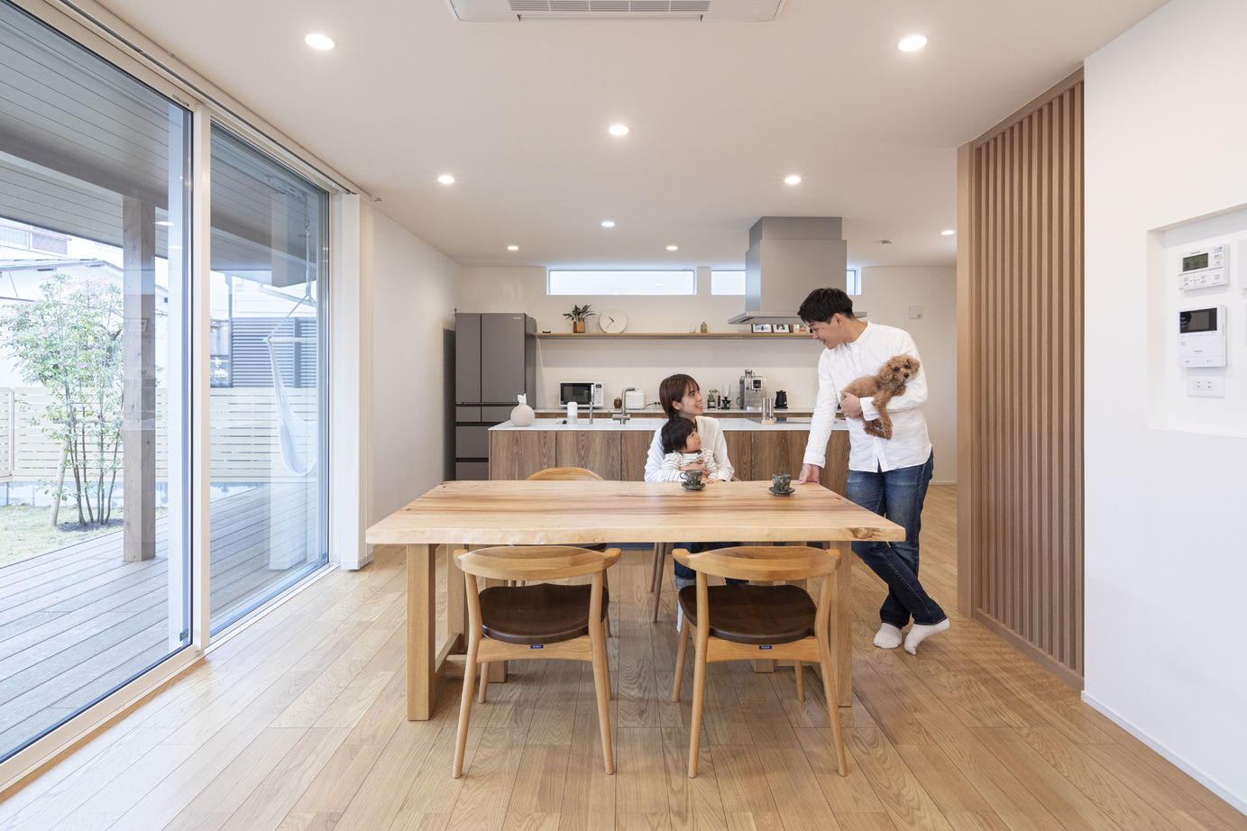 【イチケン】土地付き注文住宅のDigLife 【間取り図あり/秦野市/4LDK/ウッドデッキ】スピーディーな土地探し対応と、圧倒的な開放感に大満足の家！の建築実例画像2