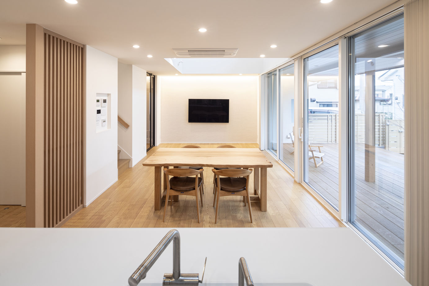 【イチケン】土地付き注文住宅のDigLife 【間取り図あり/秦野市/4LDK/ウッドデッキ】スピーディーな土地探し対応と、圧倒的な開放感に大満足の家！の建築実例画像3