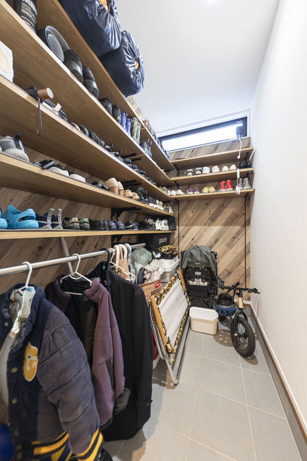 【イチケン】土地付き注文住宅のDigLife 【2000万円台/間取り図あり/多彩なアクセントウォール/3LDK】「他に見ない」オリーブの外壁は木目と相性◎の建築実例画像7