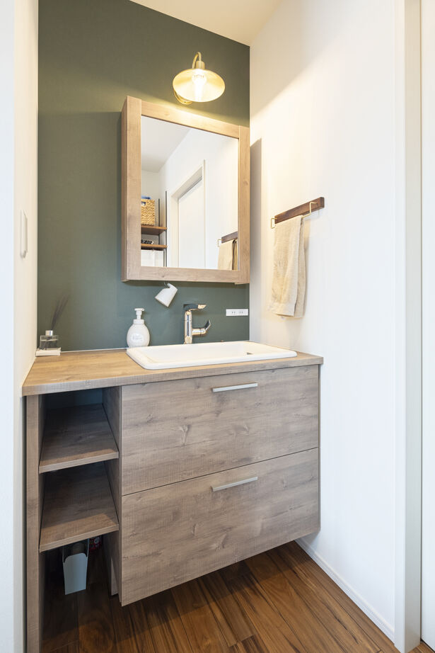 【イチケン】土地付き注文住宅のDigLife 【2000万円台/間取り図あり/多彩なアクセントウォール/3LDK】「他に見ない」オリーブの外壁は木目と相性◎の建築実例画像8