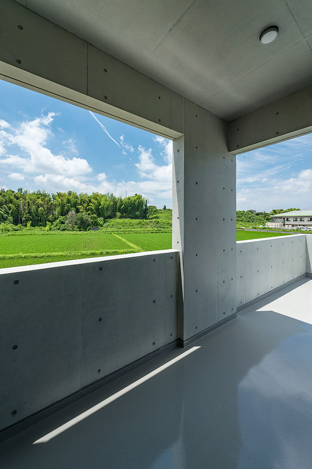 崎田工務店 【48坪/ビルトインガレージ】災害に強い家といえばコンクリート住宅、デザイン性と対応の良さで依頼！の建築実例画像5