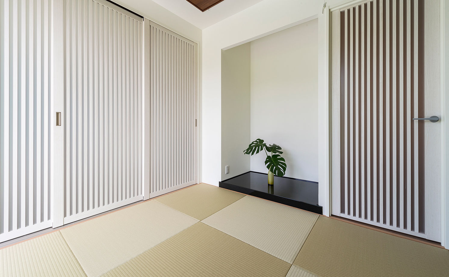 崎田工務店 【48坪/ビルトインガレージ】災害に強い家といえばコンクリート住宅、デザイン性と対応の良さで依頼！の建築実例画像7