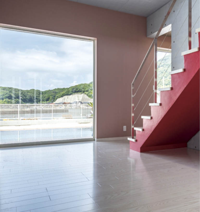 崎田工務店 【76坪/自宅プール/バーカウンター/リゾート】開放感に満ちた海沿いの家。潮風に強い鉄筋コンクリート住宅の建築実例画像4