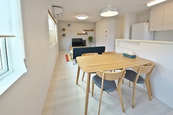 星野工務店 ほどよい重厚感が魅力の住まいで一年中快適な暮らしを実現。光熱費を抑える性能の高さも自慢の「ＦＰの家」の建築実例画像8