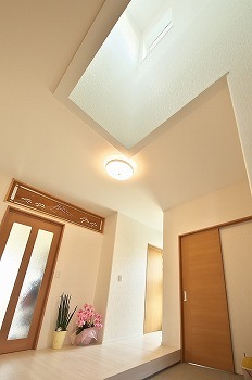 星野工務店 モダンな外観から想像できない、和のテイストあふれるこだわりの室内。伝統とテクノロジーが融合した家の建築実例画像4