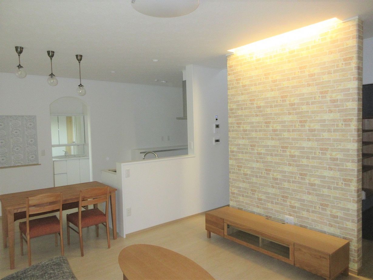 星野工務店 ナチュラルテイストの空間で、冬も夏も快適に。ビルトインガレージを備えた「FPの家」の建築実例画像3