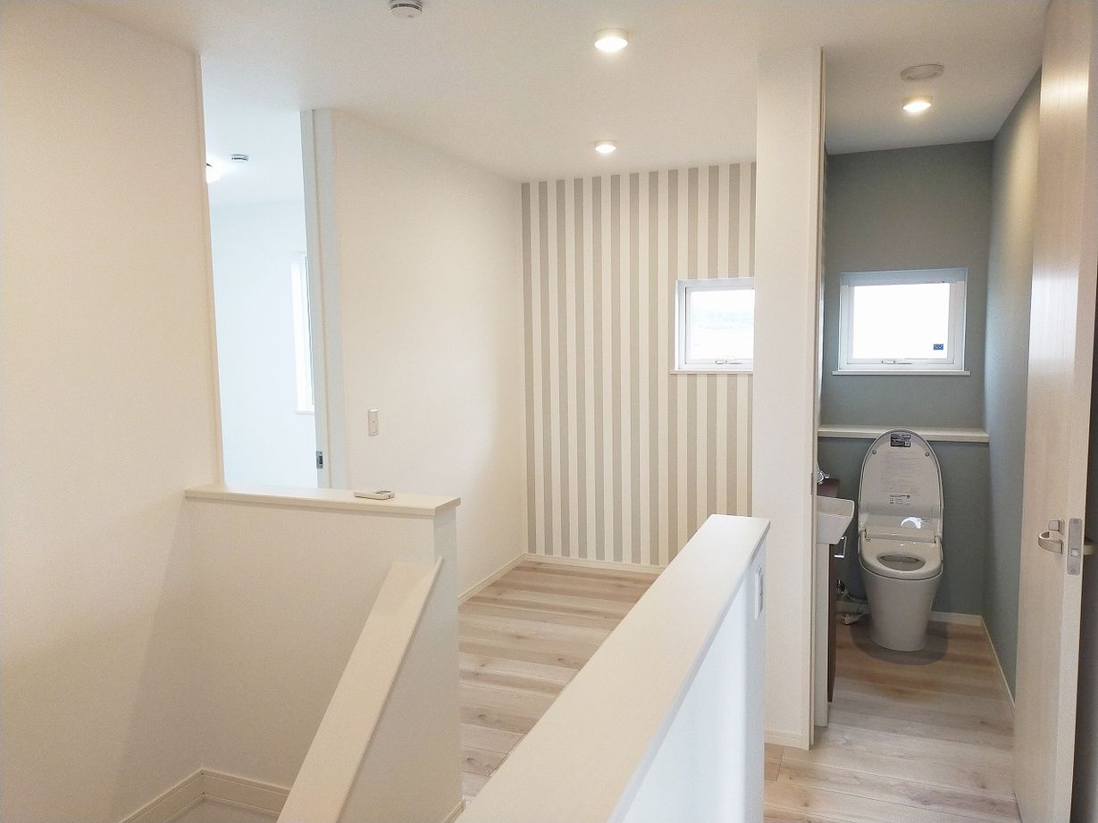 星野工務店 クロス使いがお洒落なナチュラルテイスト×機能的な生活動線でいつまでも快適。高断熱・高気密「FPの家」の建築実例画像4