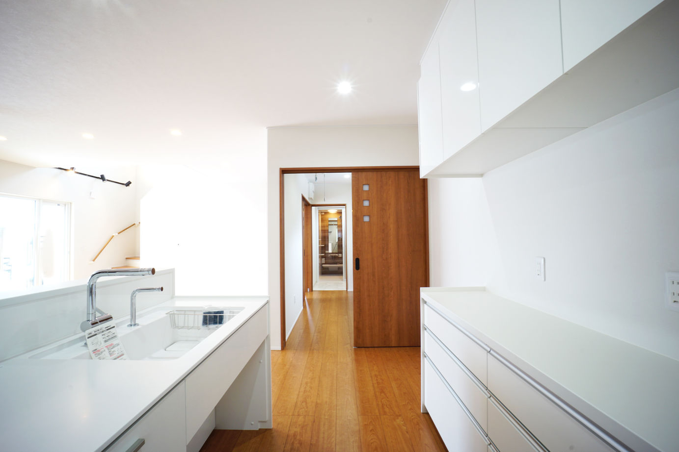 星野工務店 吹き抜けのリビングと収納見える化で部屋が広くなる家の建築実例画像4