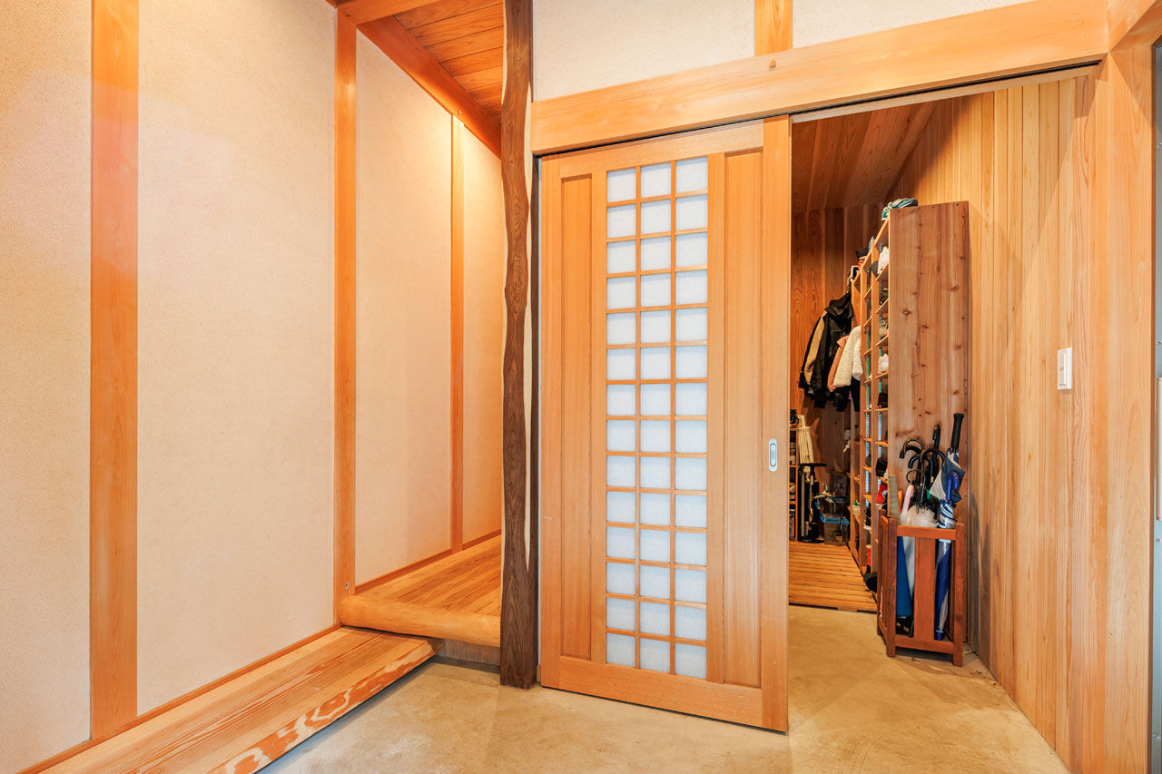 加藤建築 【三重県｜木組み×55坪×吹抜け｜間取り有】伝統構法で間取りは今ドキ。4人の子ども達が健やかに暮らす家の建築実例画像4