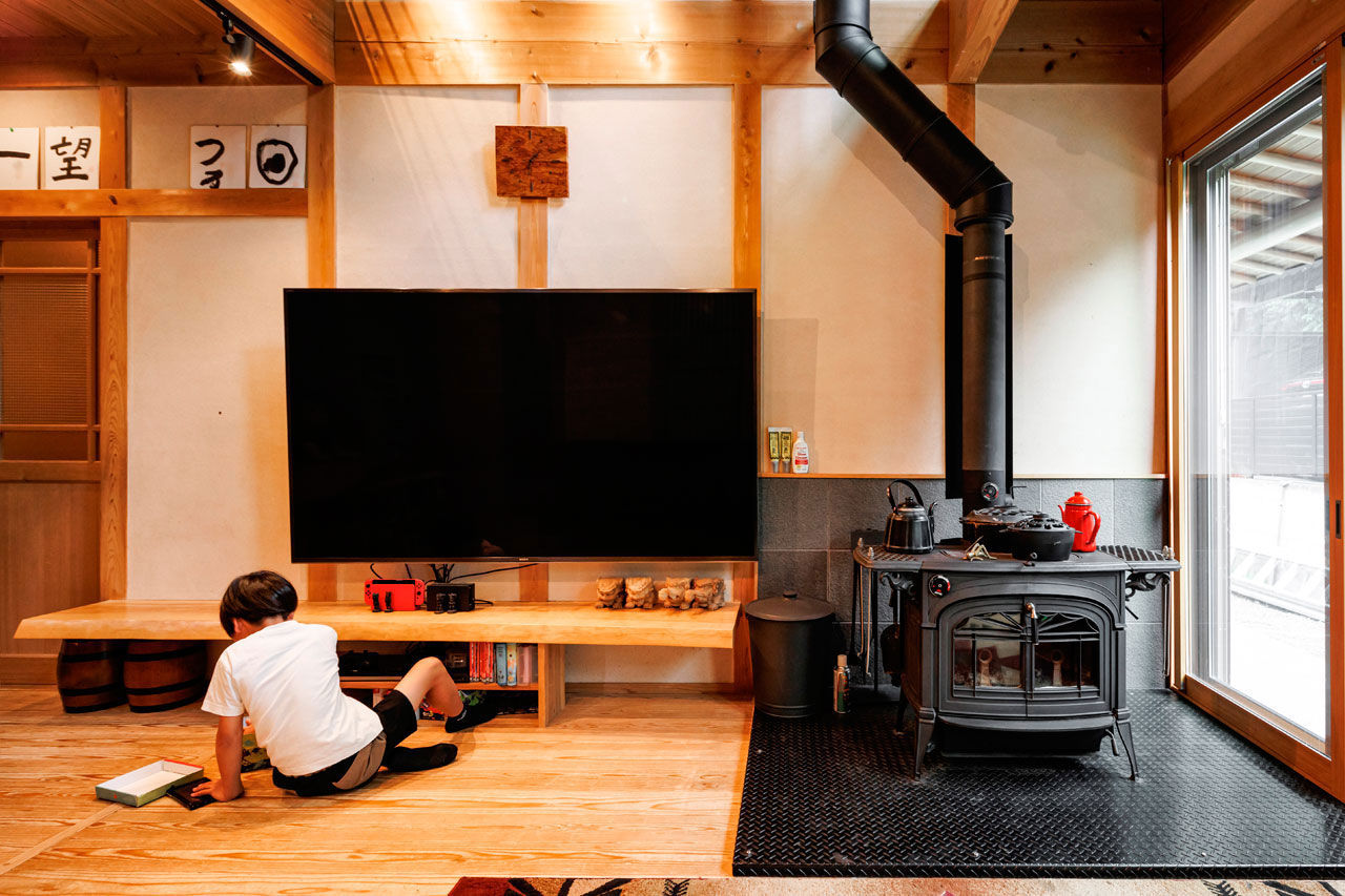 加藤建築 【三重県｜木組み×55坪×吹抜け｜間取り有】伝統構法で間取りは今ドキ。4人の子ども達が健やかに暮らす家の建築実例画像5