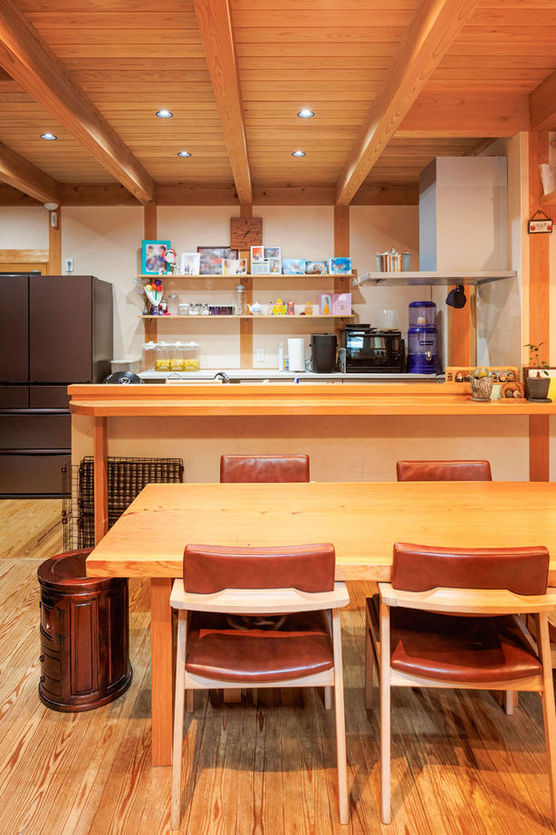 加藤建築 【三重県｜木組み×55坪×吹抜け｜間取り有】伝統構法で間取りは今ドキ。4人の子ども達が健やかに暮らす家の建築実例画像10