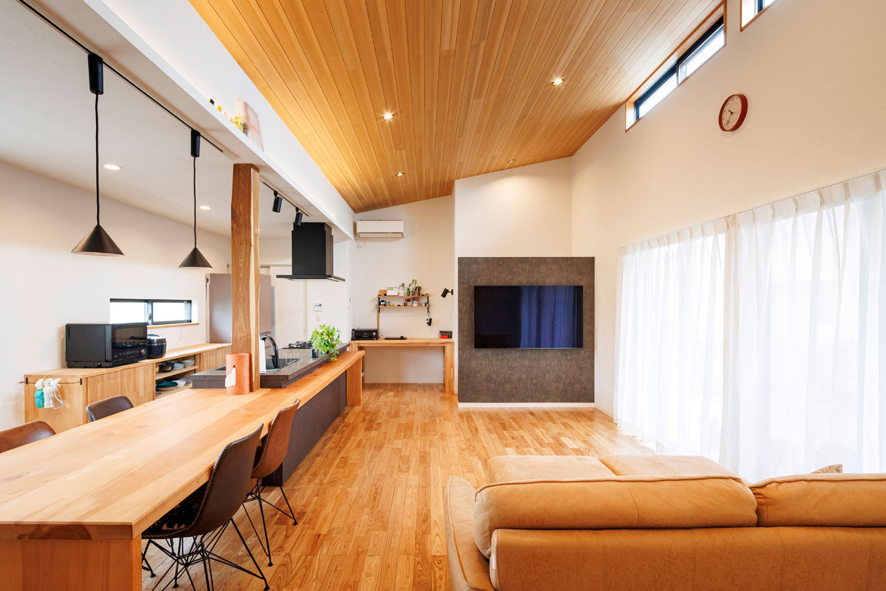 加藤建築 【三重県｜平屋×モダン×36坪｜間取り有】無垢の彩りと風通しの良さが抜群。愛犬と暮らす「くの字の平屋」の建築実例画像3