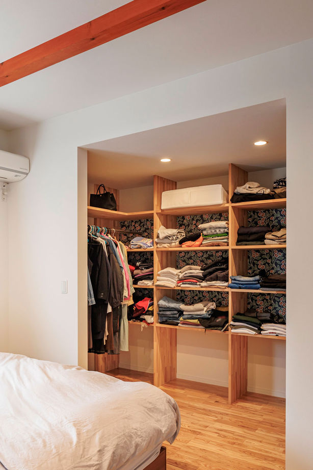 加藤建築 【三重県｜平屋×モダン×36坪｜間取り有】無垢の彩りと風通しの良さが抜群。愛犬と暮らす「くの字の平屋」の建築実例画像10