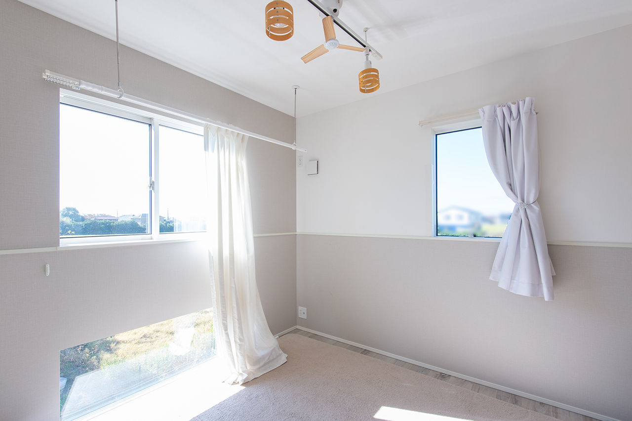 ＭＯＫ　ＨＯＵＳＥ　（ポラスグループ） 【1000万円台/ローコスト/ペット】吹抜けや窓の工夫で叶えた“陽だまりリビング”。愛猫と癒しの時間を満喫の建築実例画像8