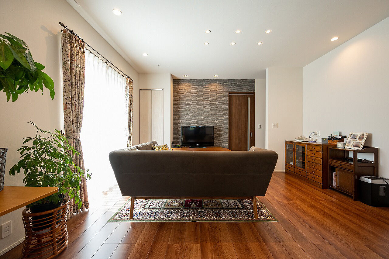 ＭＯＫ　ＨＯＵＳＥ　（ポラスグループ） 【平屋/2LDK/バリアフリー】生活空間は広々と、動線はコンパクトに。いつまでも快適に過ごせる平屋の住まいの建築実例画像2