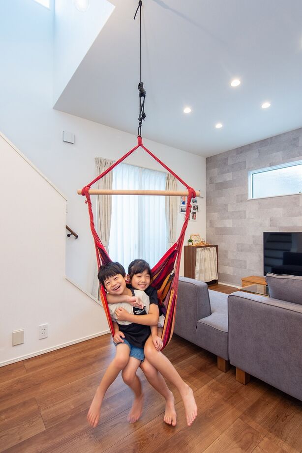 ＭＯＫ　ＨＯＵＳＥ　（ポラスグループ） 【1000万円台/ローコスト/3LDK】階段の吹抜けから温かい光が差し込む、家族の笑顔があふれる家の建築実例画像8