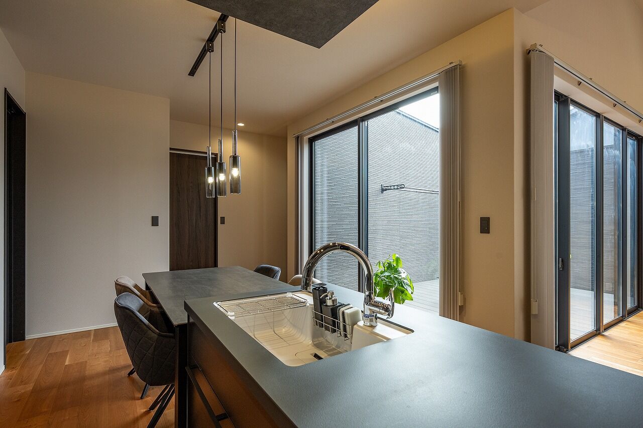 北辰工務店（ポラスグループ） 【2000万円台/30坪台/平屋/間取り図有】プライベートな中庭から光を取り込んだ、開放的なリビングのある家の建築実例画像5