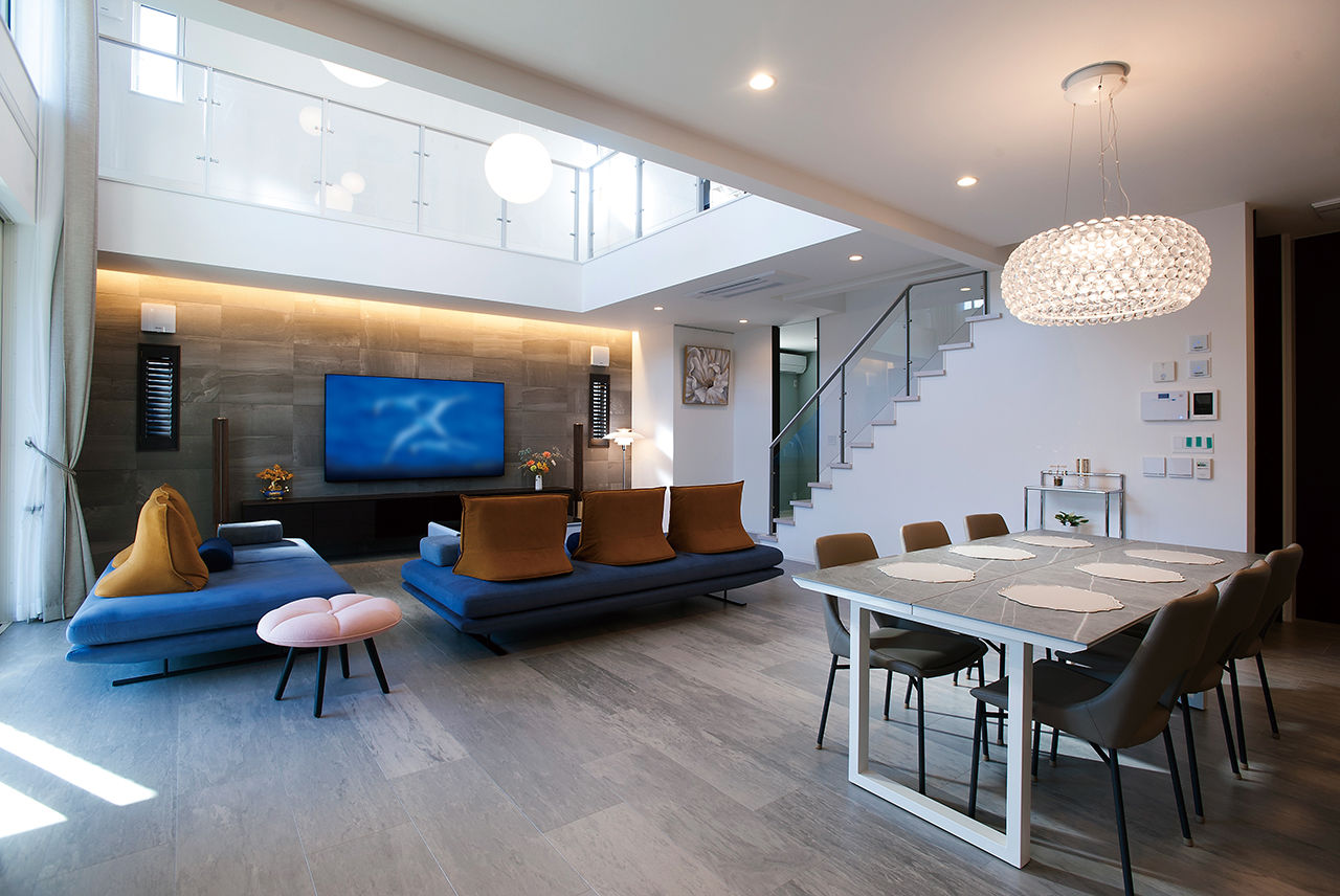 山万（京成本線、京成千葉線、JR総武線沿線を中心とした地域） 【67坪｜ビルトインガレージ2台分｜4LDK】吹き抜けやアイランドキッチン…土地紹介からすべてを叶えた邸宅の建築実例画像3