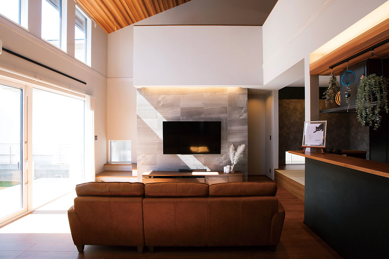 山万（京成本線、京成千葉線、JR総武線沿線を中心とした地域） 【3000万円台｜42坪｜吹き抜け｜3LDK】家族でゆったり、開放感に包まれたLDK。家事のしやすさも注目の建築実例画像3