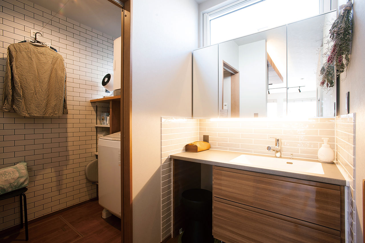 山万（京成本線、京成千葉線、JR総武線沿線を中心とした地域） 【3000万円台｜42坪｜吹き抜け｜3LDK】家族でゆったり、開放感に包まれたLDK。家事のしやすさも注目の建築実例画像9