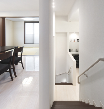 ミサワホーム 遊び心を満たすカフェ風ガレージ。変化に富んだ立体的空間の楽しさの建築実例画像4