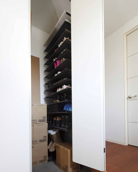 ミサワホーム L型ダイニングに家族が集う楽しさ　光と風を満喫する３階建二世帯住宅の建築実例画像5